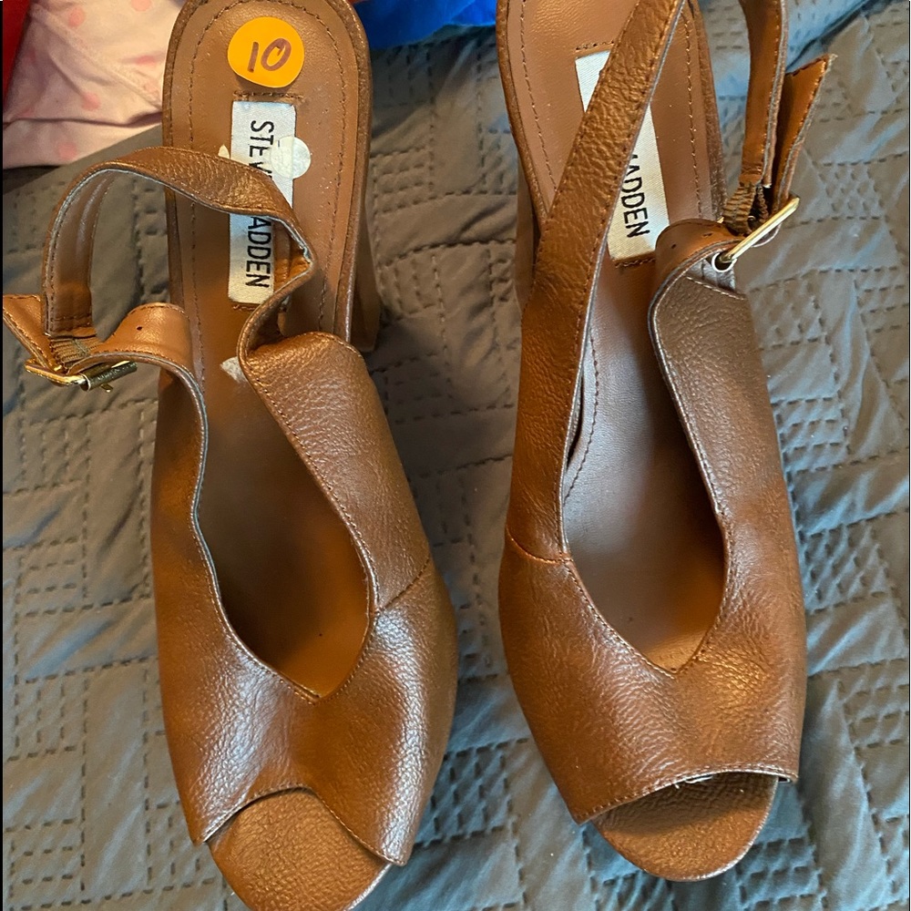 Steve Madden brown leather slingbacks. Never worn